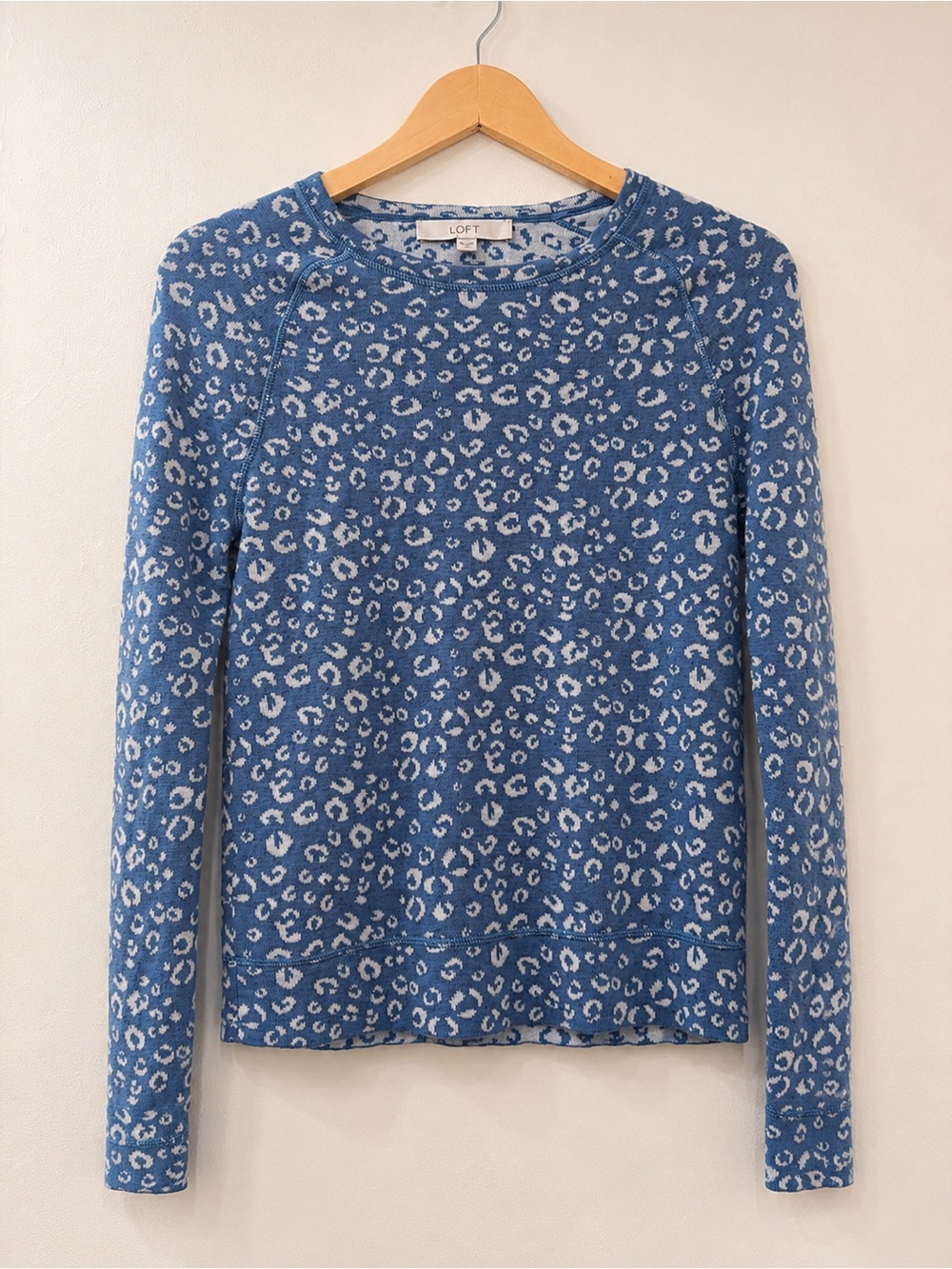 LOFT Blue Leopard Print Pullover Sweater XS Soft Lightweight Animal Print